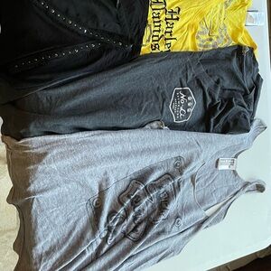 Bundle women’s graphic Tee and Harley